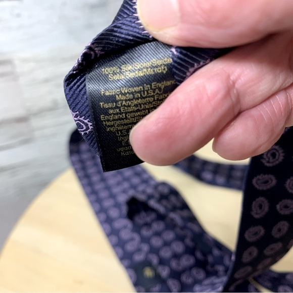 brooks Brothers Classic Neck Tie Navy Blue Purple Paisley 100% Woven Silk O/S - Picture 12 of 12